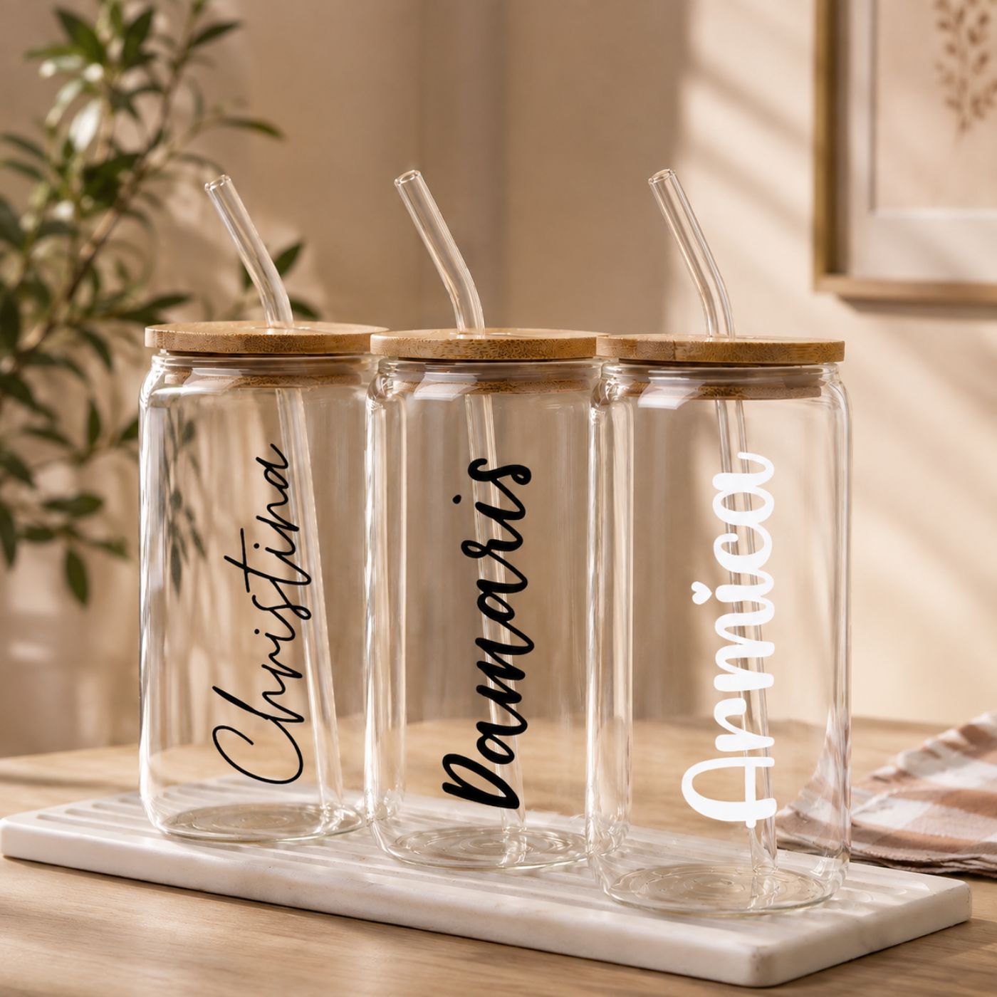 Clear glass tumbler with bamboo lid, blank for personalization